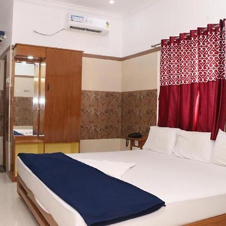 Saravanas Lodge Tiruchchendūr Exteriér fotografie