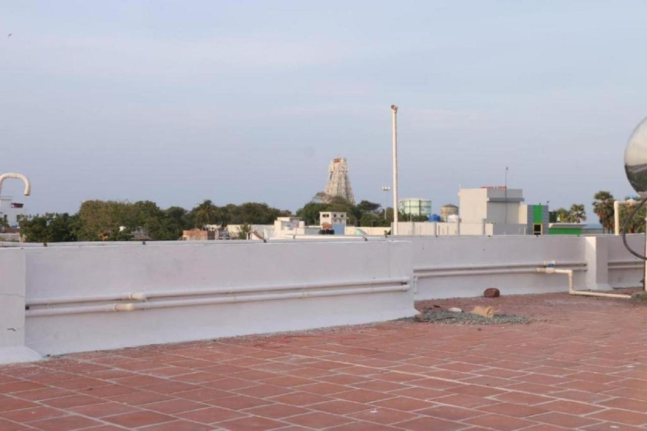 Saravanas Lodge Tiruchchendūr Exteriér fotografie