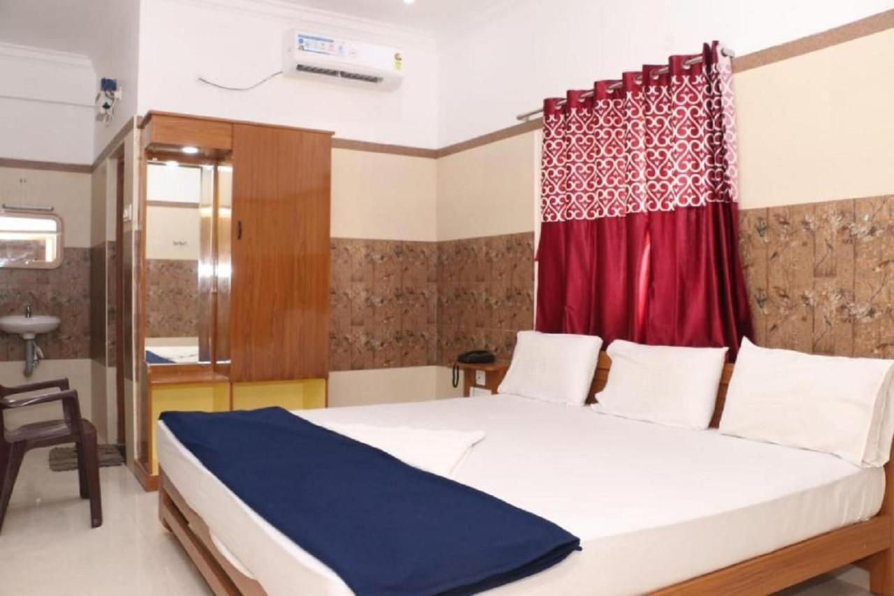 Saravanas Lodge Tiruchchendūr Exteriér fotografie