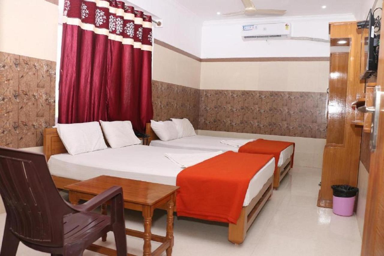 Saravanas Lodge Tiruchchendūr Exteriér fotografie